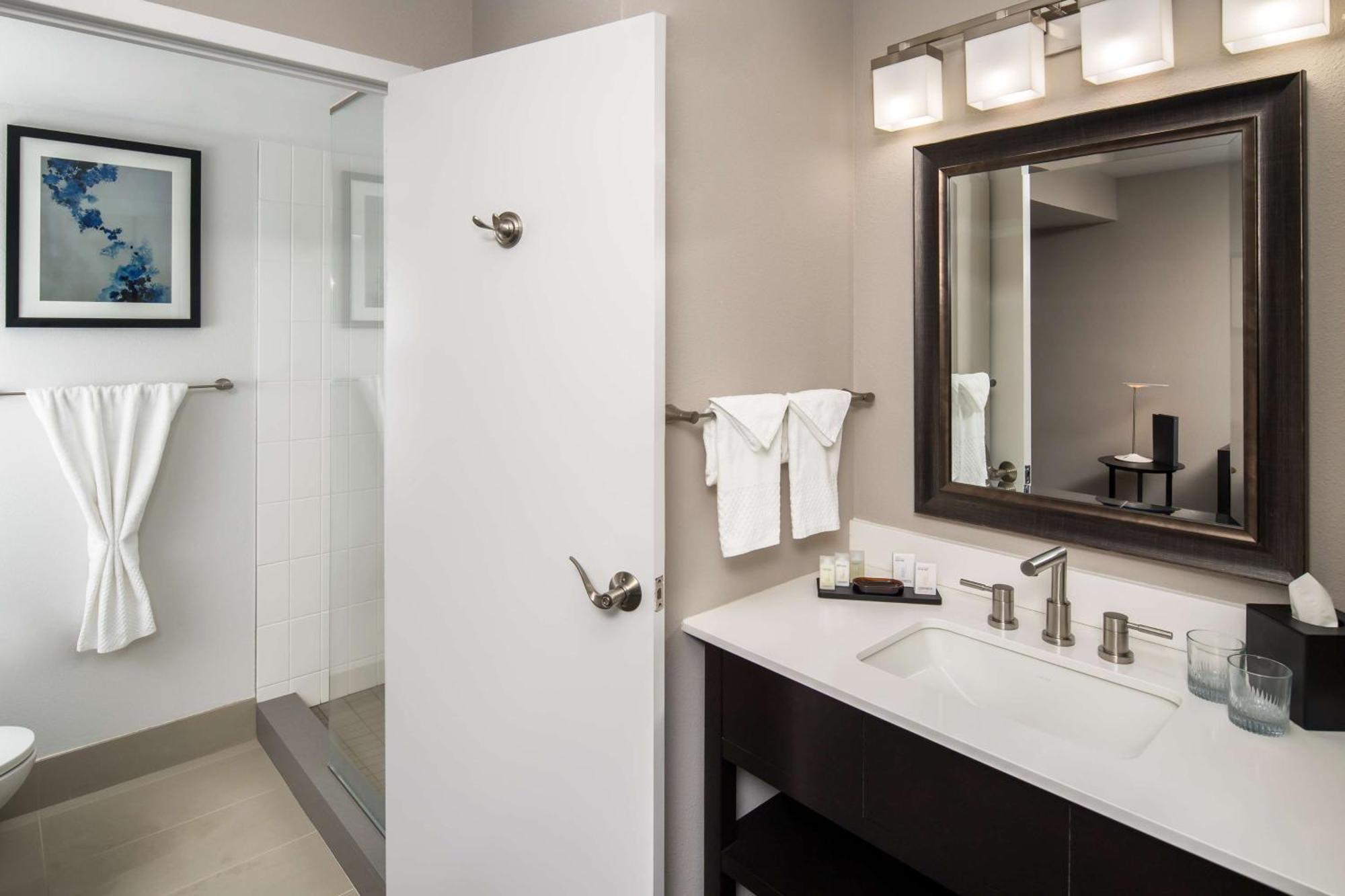 Embassy Suites By Hilton Seattle - Tacoma International Airport Tukwila Exteriör bild